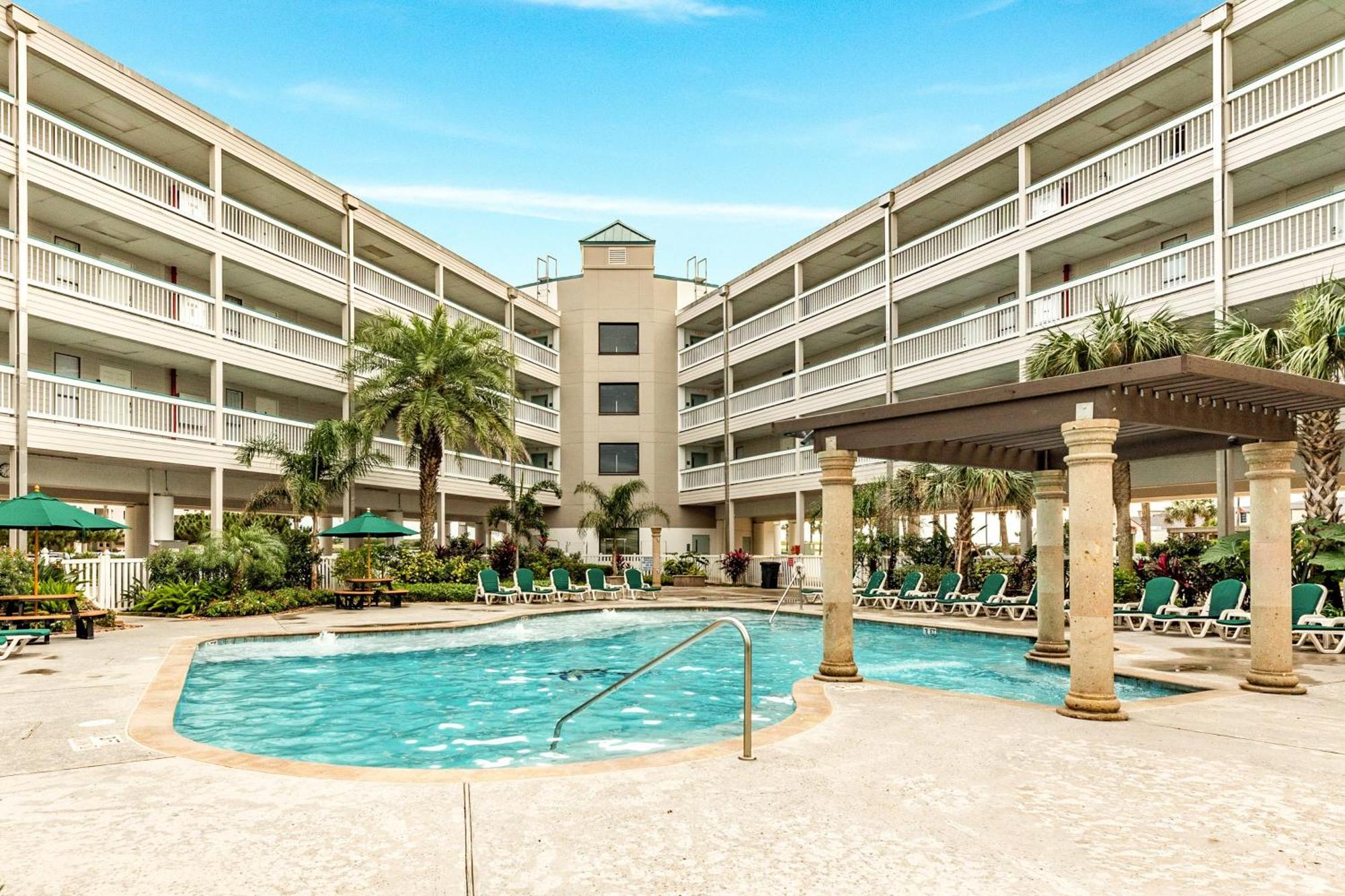 Casa Del Mar Beachfront Ii Apartment