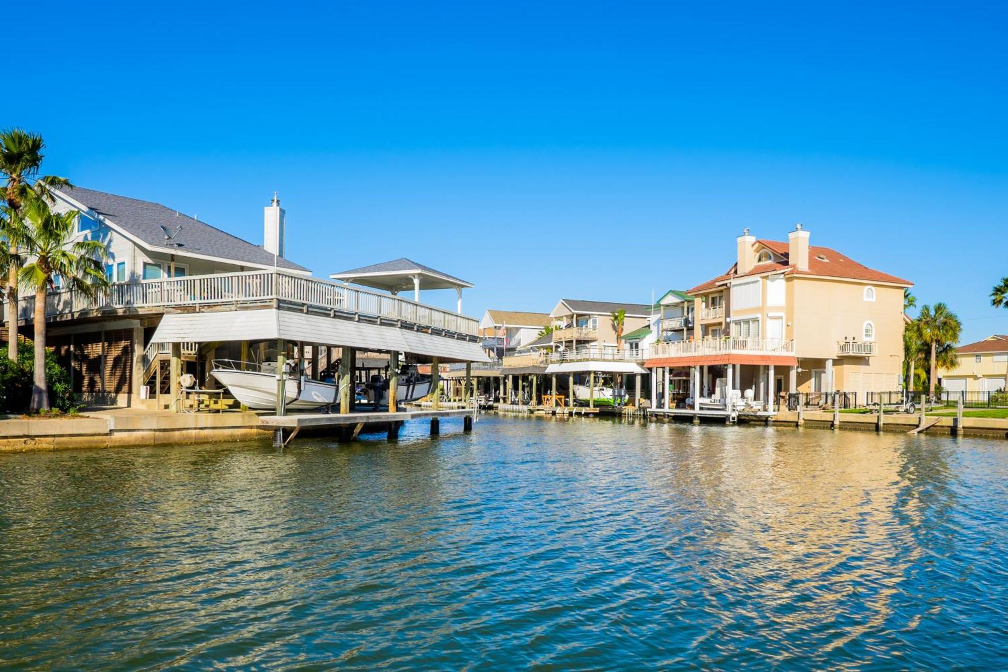 Seawall Apartment *