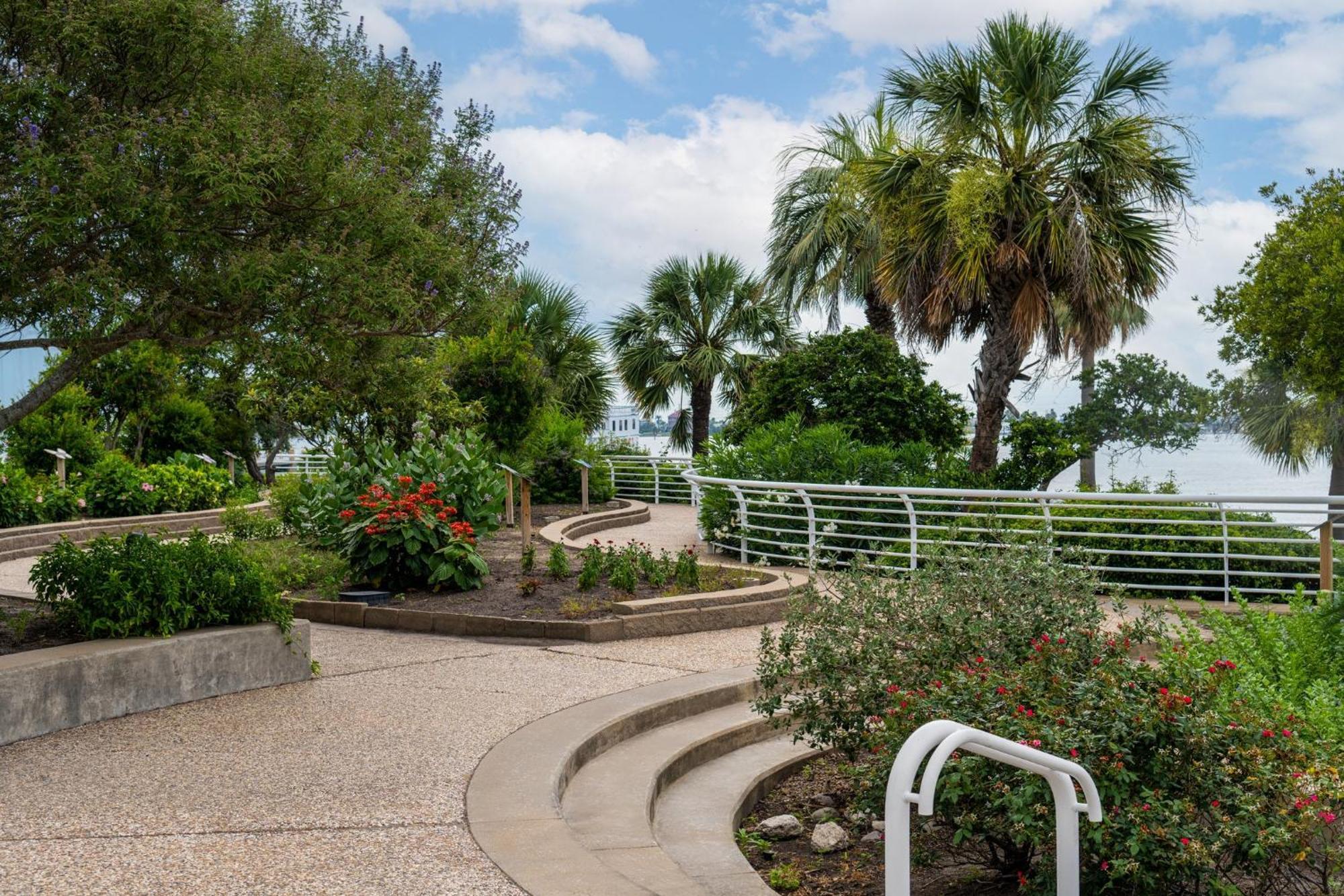 Holiday Inn Galveston Island By Ihg Hotel 3*