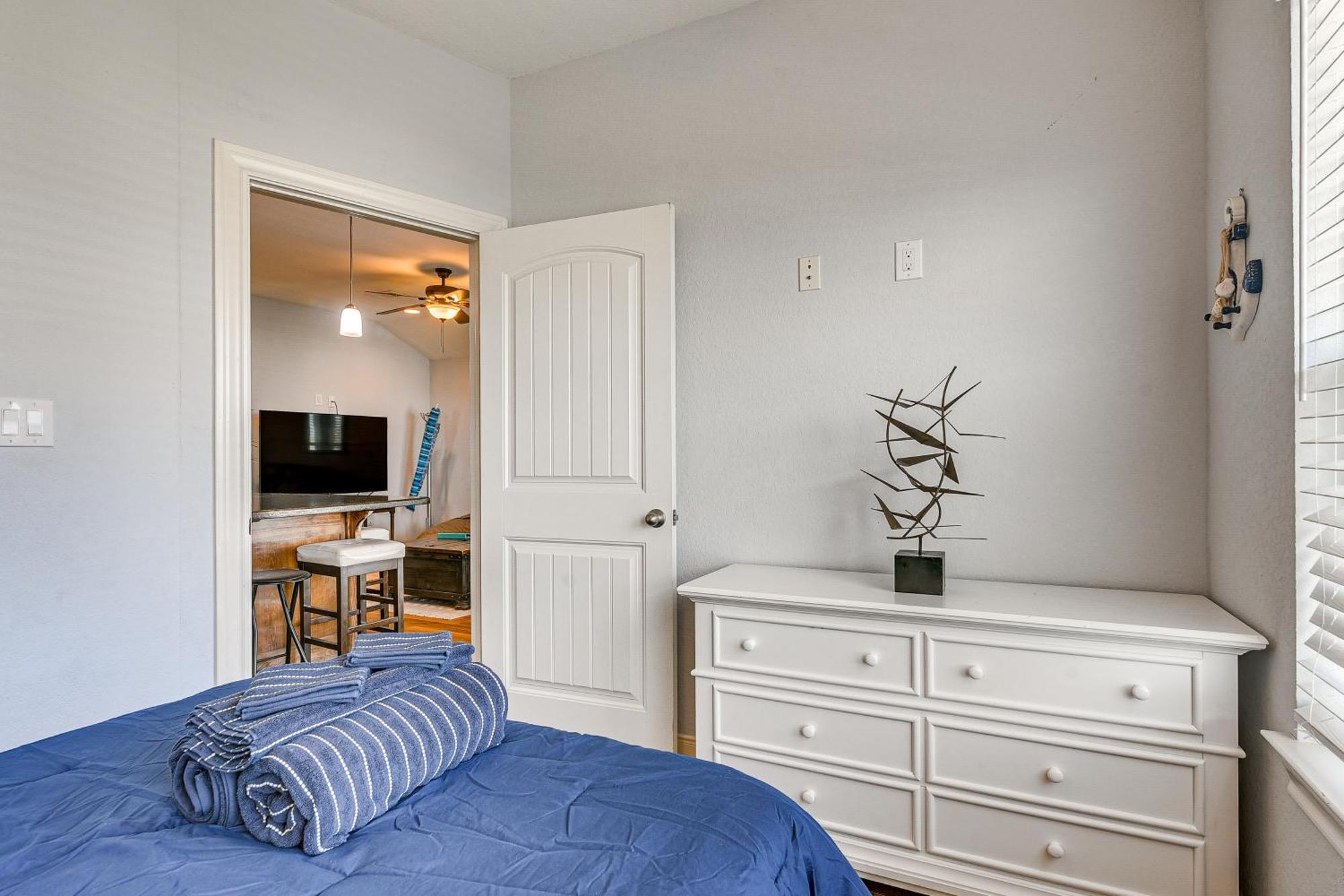 Walk To With Golf Cart! Holiday home Galveston