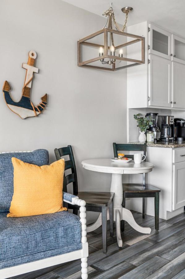 Cdm 304 - Beachfront Serenity