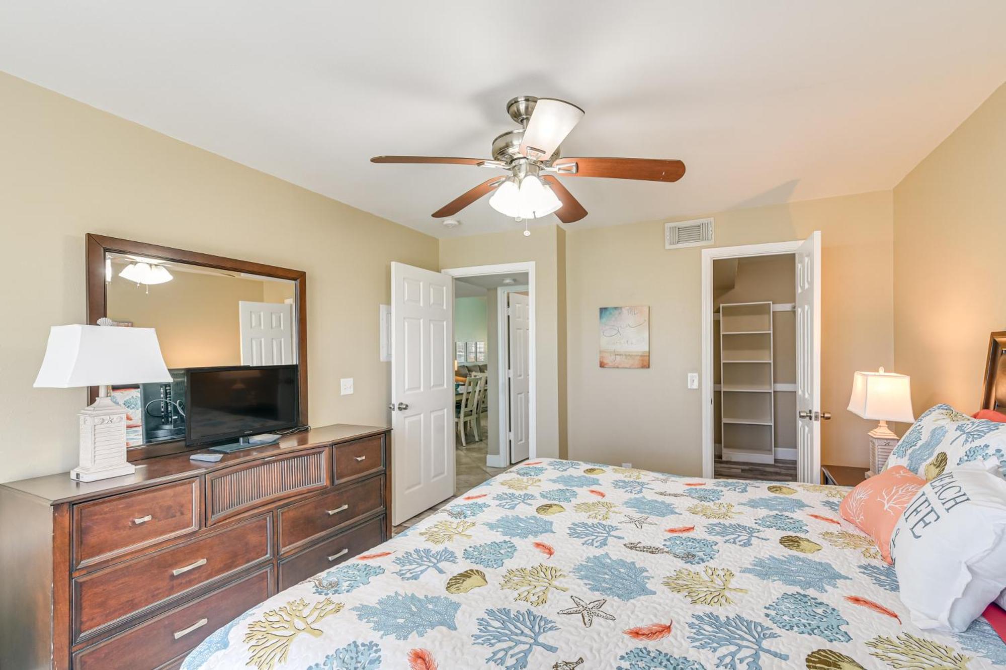 Steps To Ocean-view Condo!