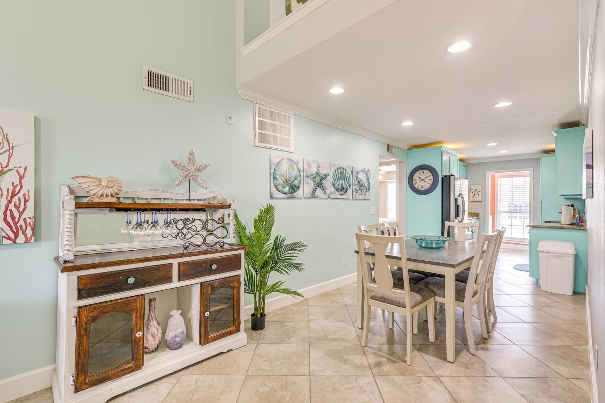 Apartment Steps To Ocean-view Condo! Galveston