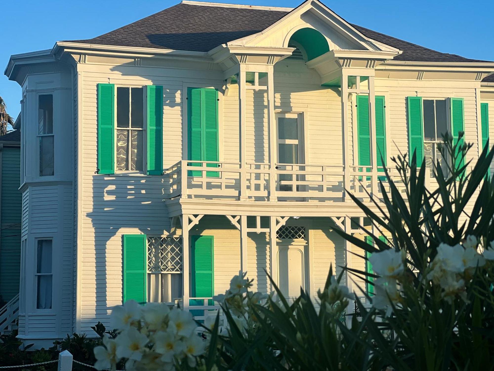 Inn Lotus