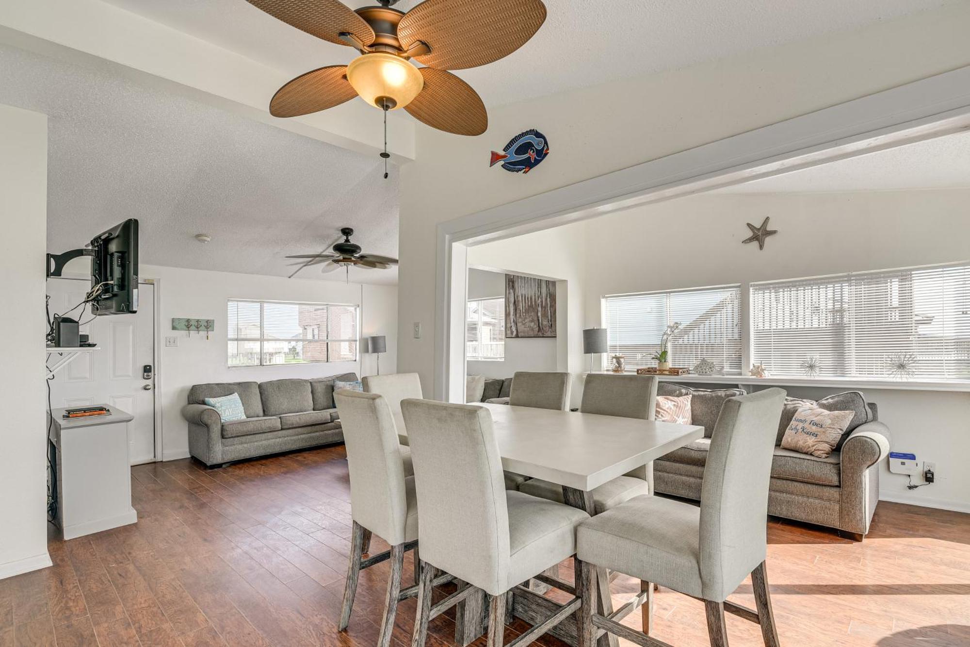 Beachfront Retreat With Deck - 5 Mi To Schlitterbahn Holiday home