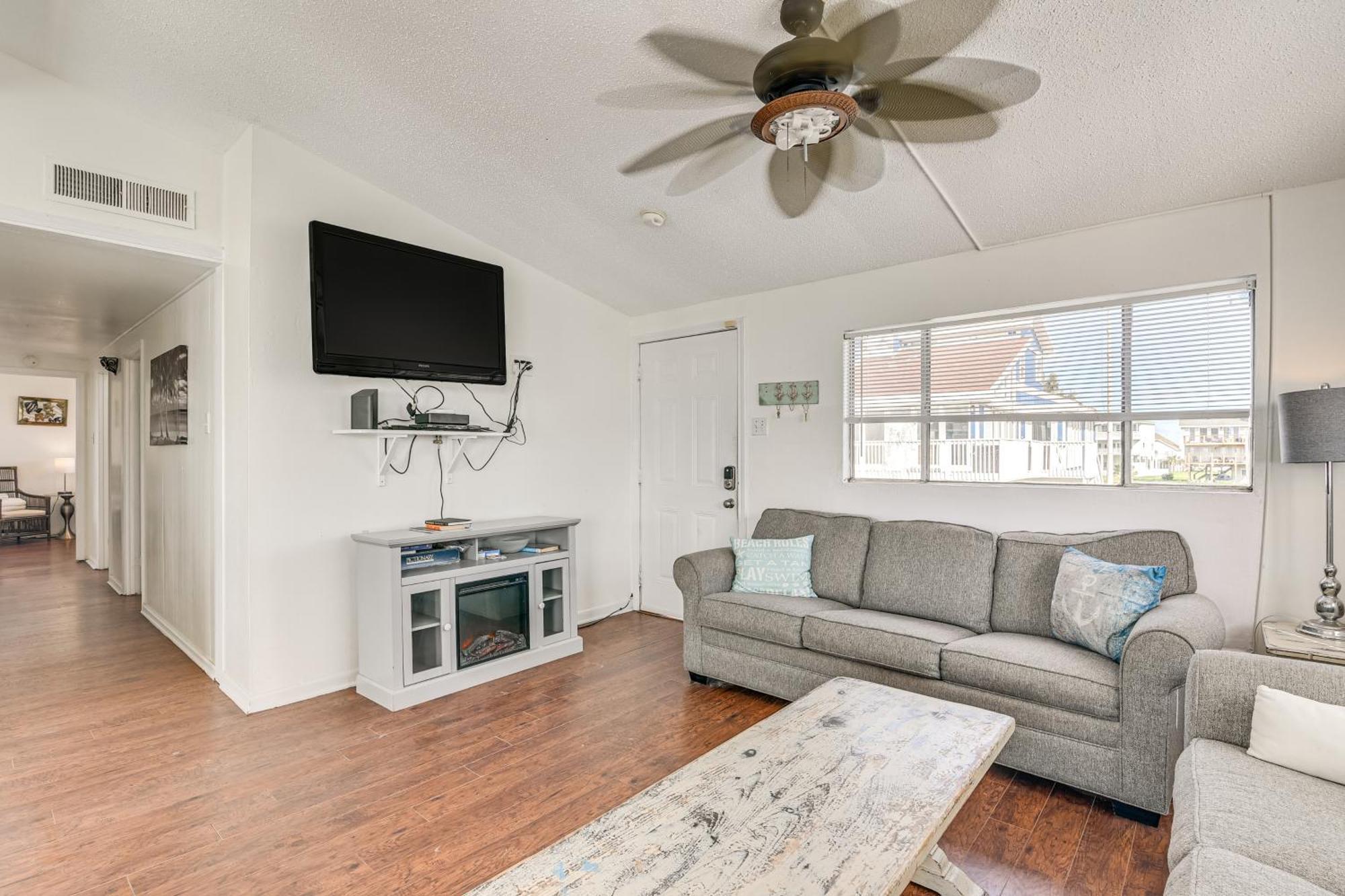 Beachfront Retreat With Deck - 5 Mi To Schlitterbahn *