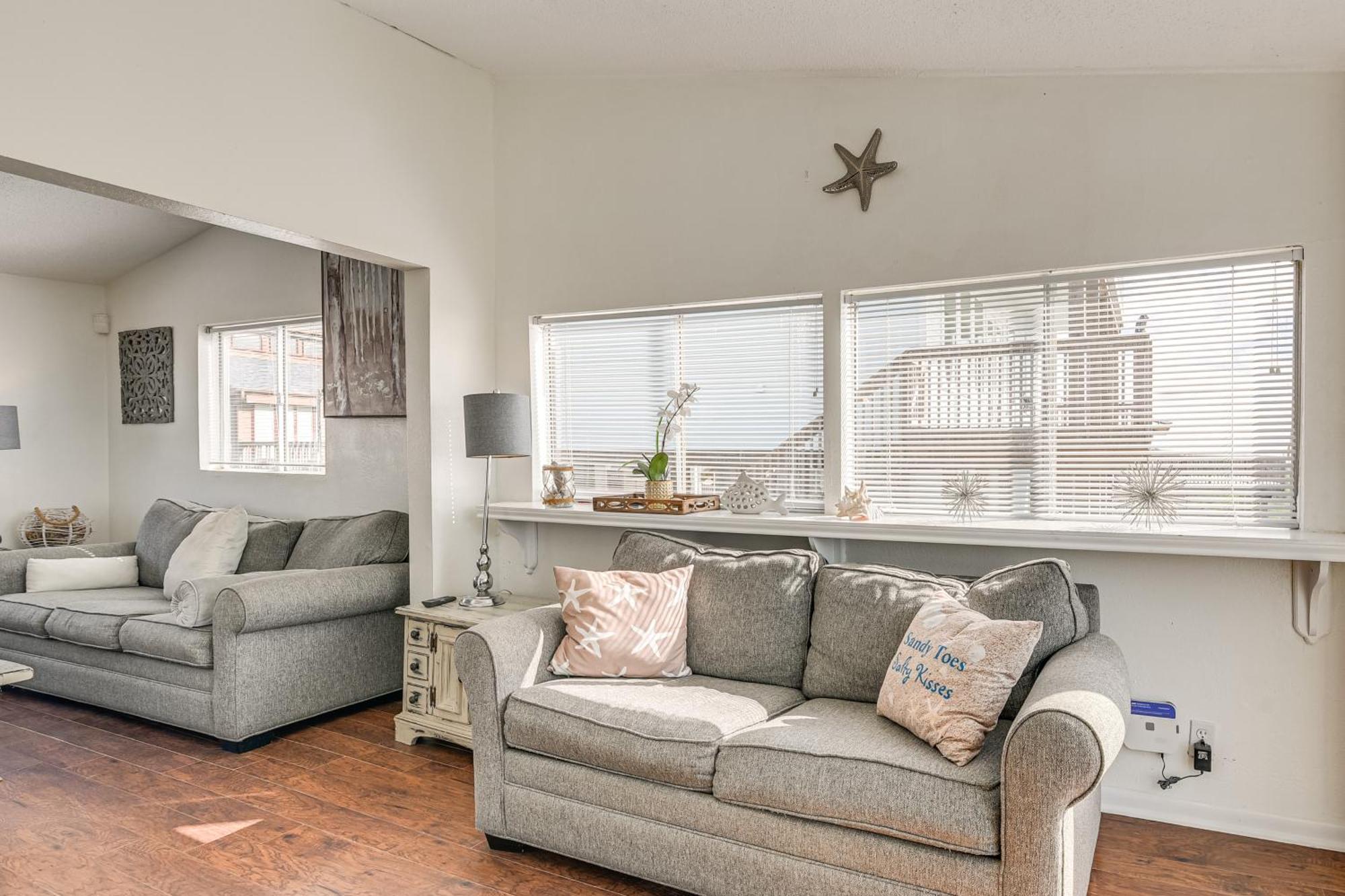 Beachfront Retreat With Deck - 5 Mi To Schlitterbahn Holiday home