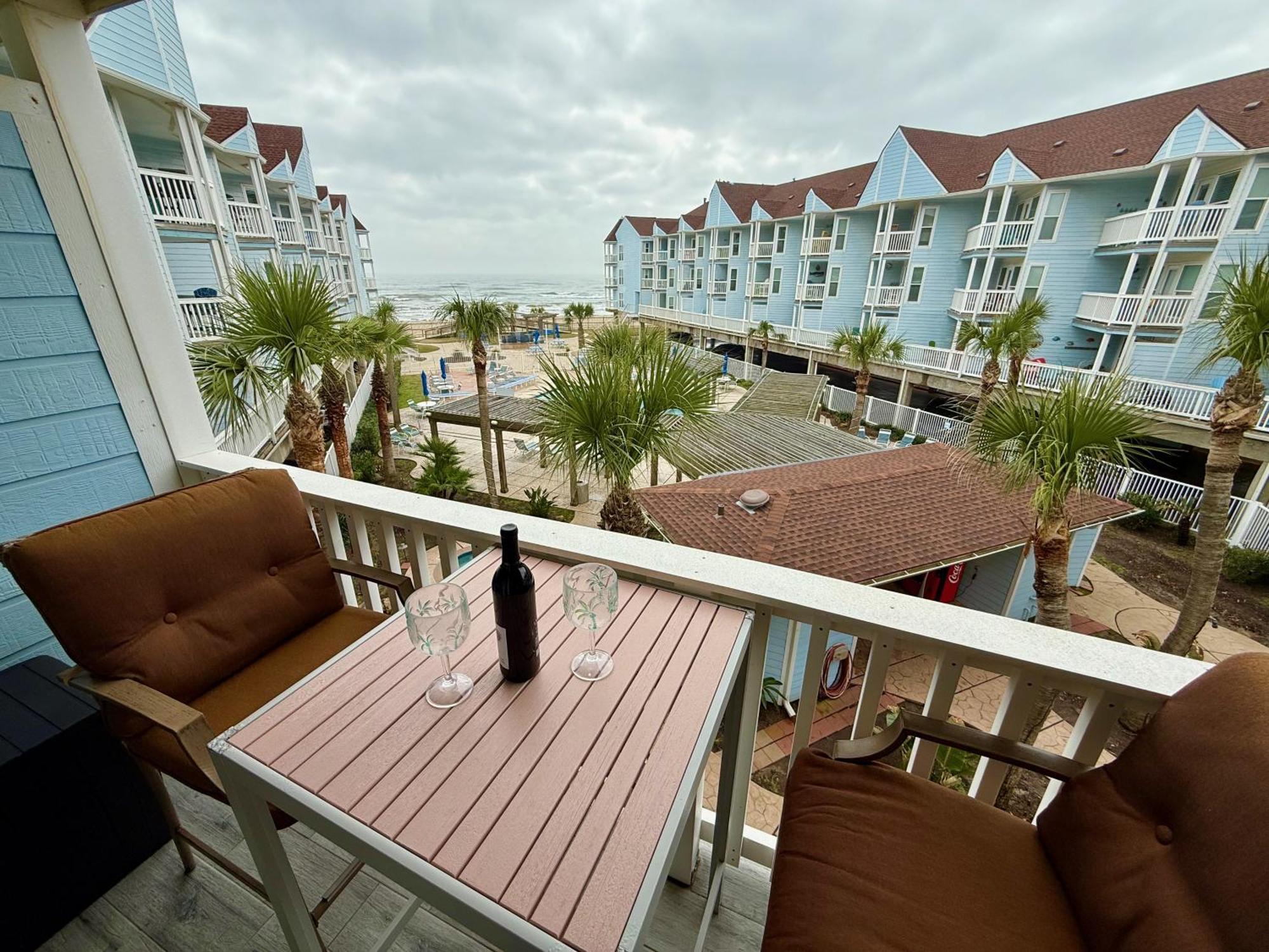 Apartment Seascape 2202 The Seashell Pearl No Roads To Cross Galveston