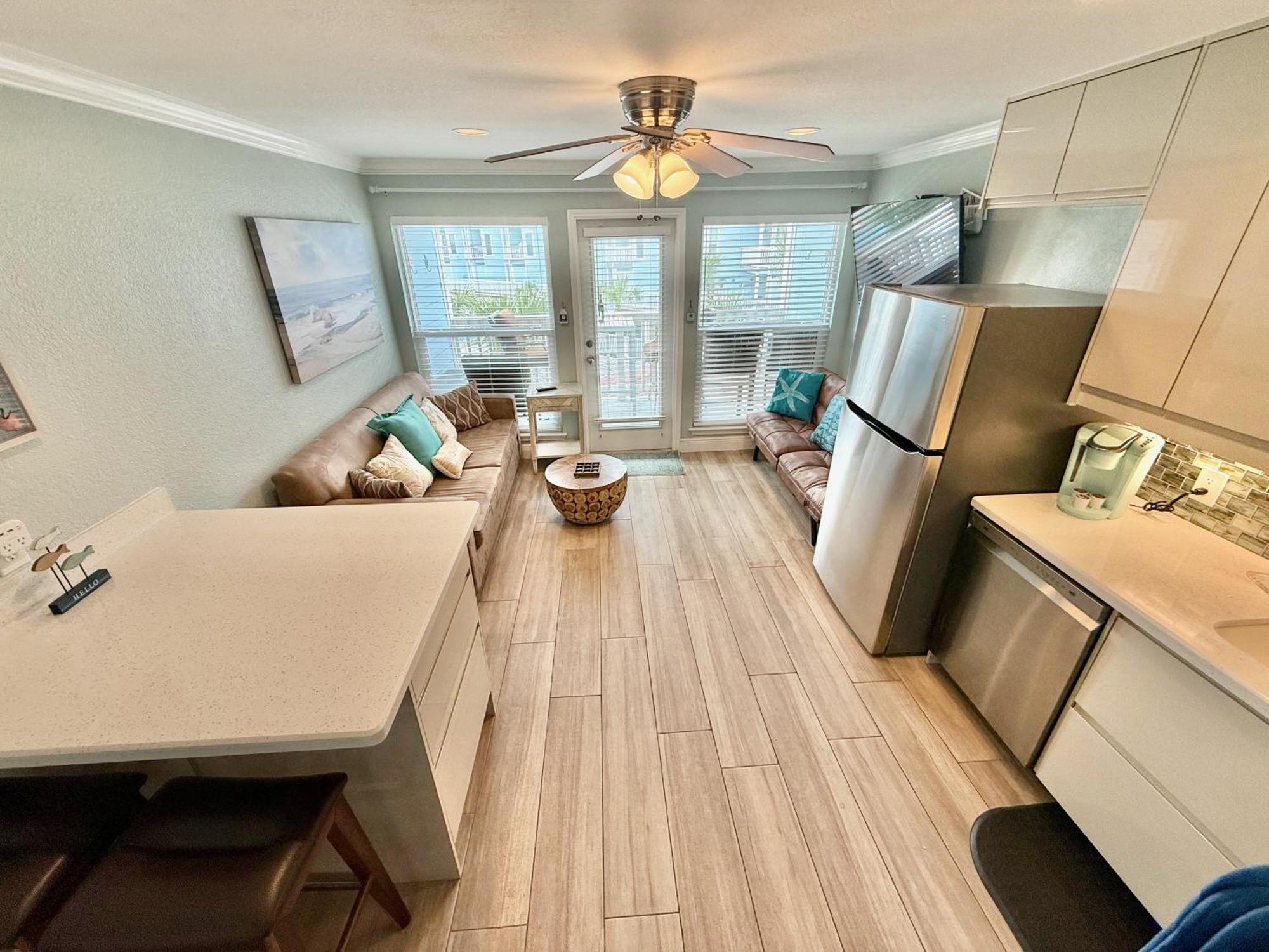 Apartment Seascape 2202 The Seashell Pearl No Roads To Cross Galveston