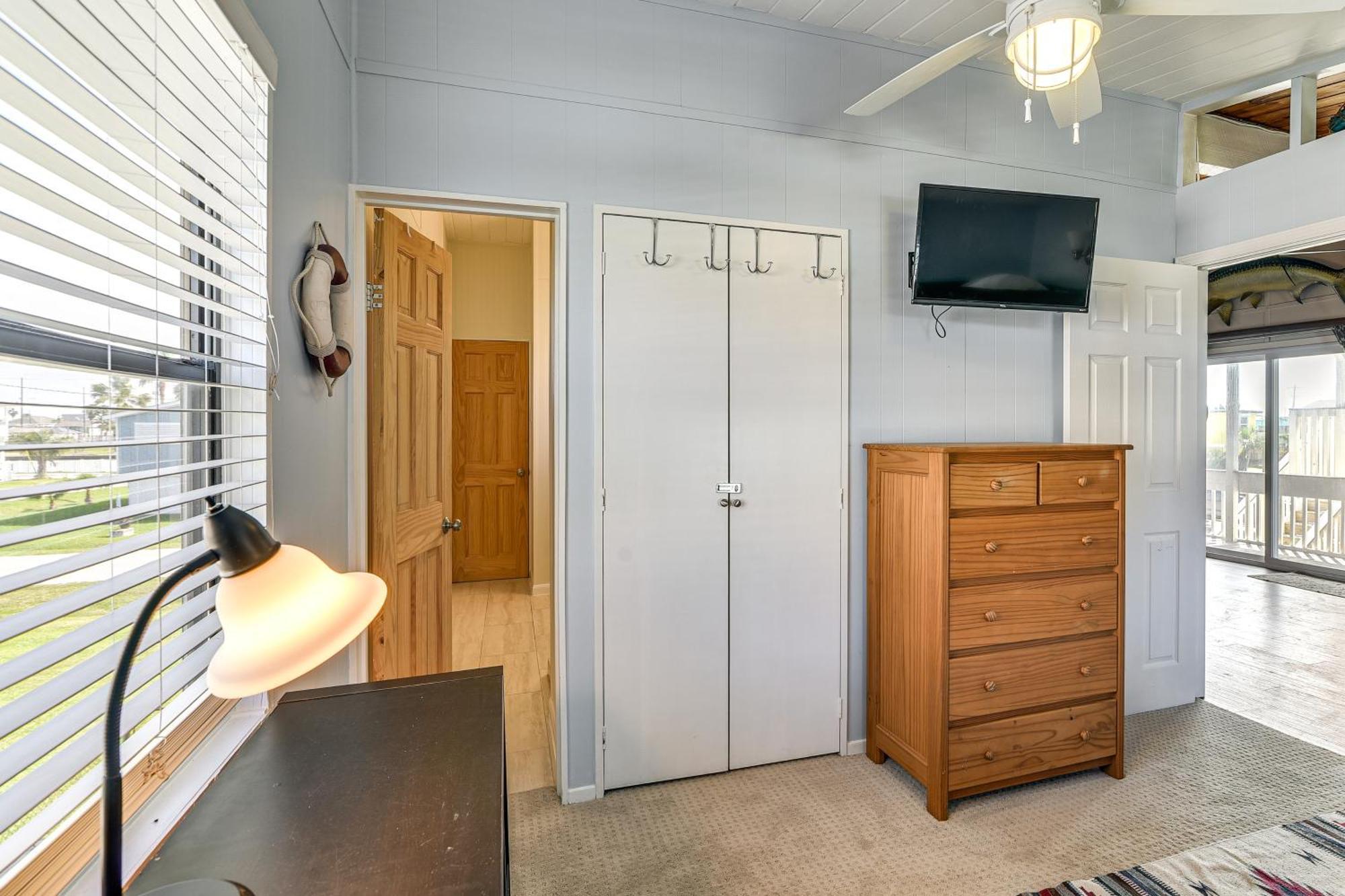 Holiday home With Shared Hot Tub - Walk To Beach!