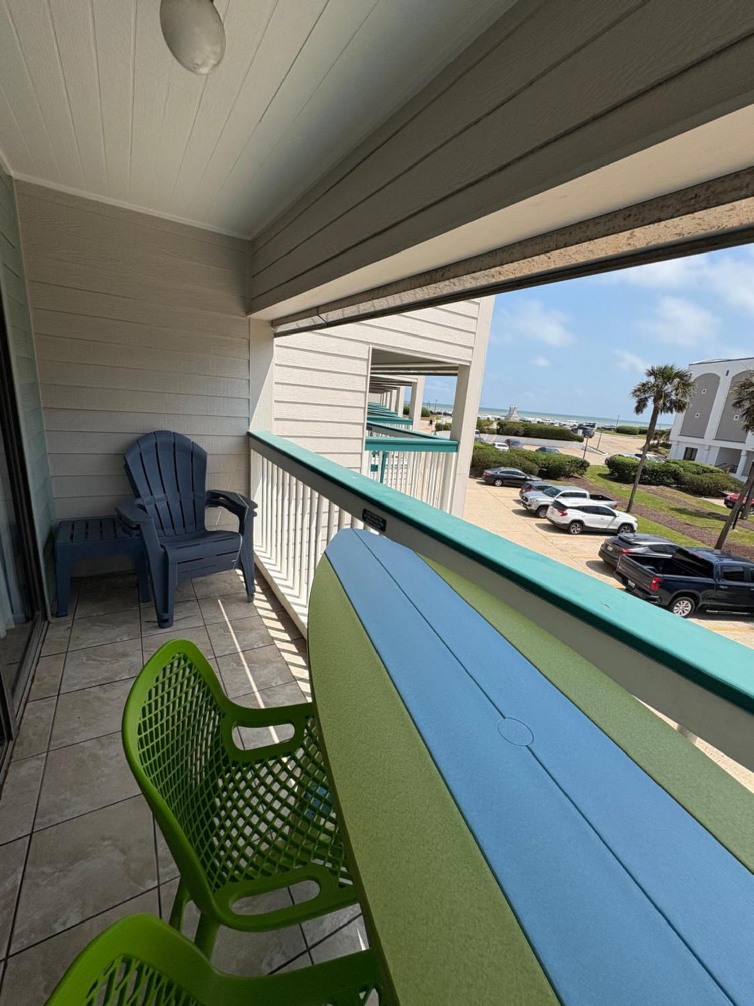 Apartment Seawall Breeze In