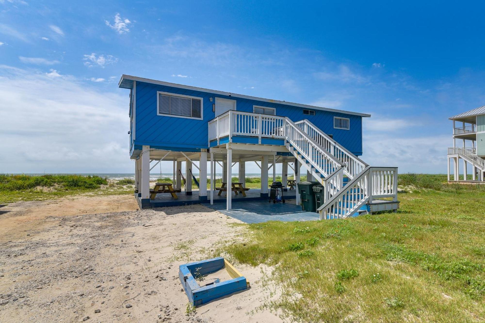 Holiday home Beachfront Retreat With Deck - 5 Mi To Schlitterbahn *