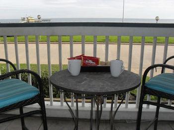 Maravilla Condos 3*