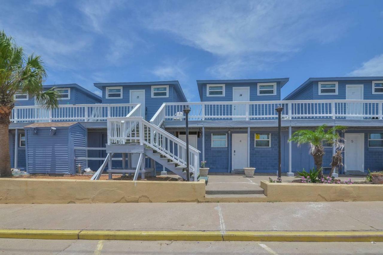 Coastal 4, Across Street From Beach Apartment