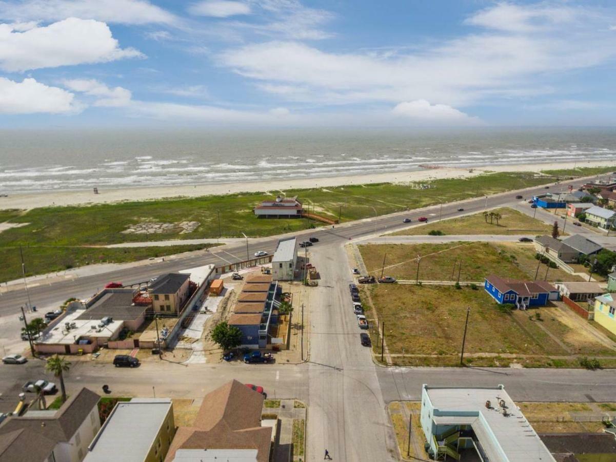 Coastal 4, Across Street From Beach *