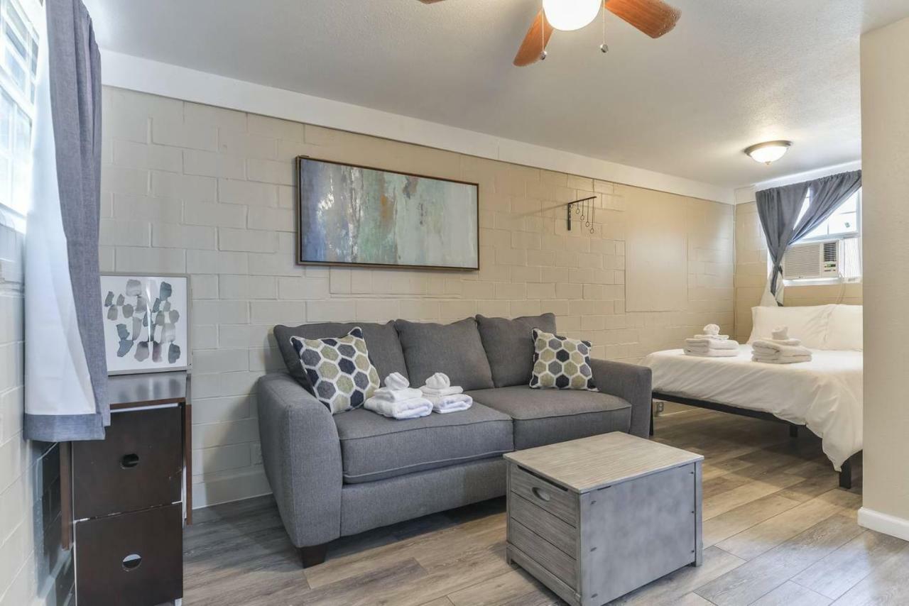 Coastal 4, Across Street From Beach Galveston