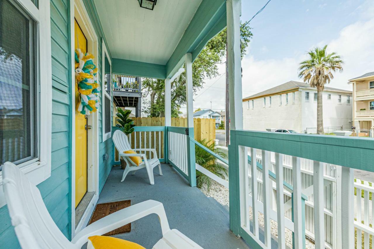 The Beachin' Bungalow * Galveston