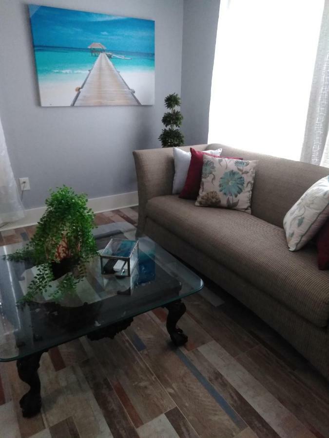 Holiday home Aworldaway! Casual Elegance By The Beach. *