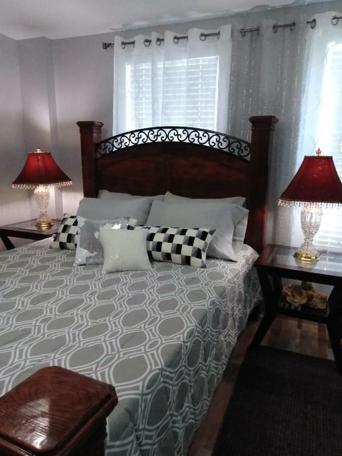Aworldaway! Casual Elegance By The Beach. Holiday home Galveston