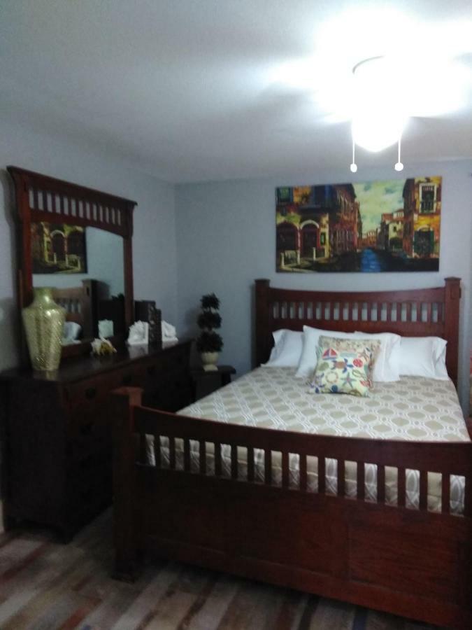 Aworldaway! Casual Elegance By The Beach. Holiday home *