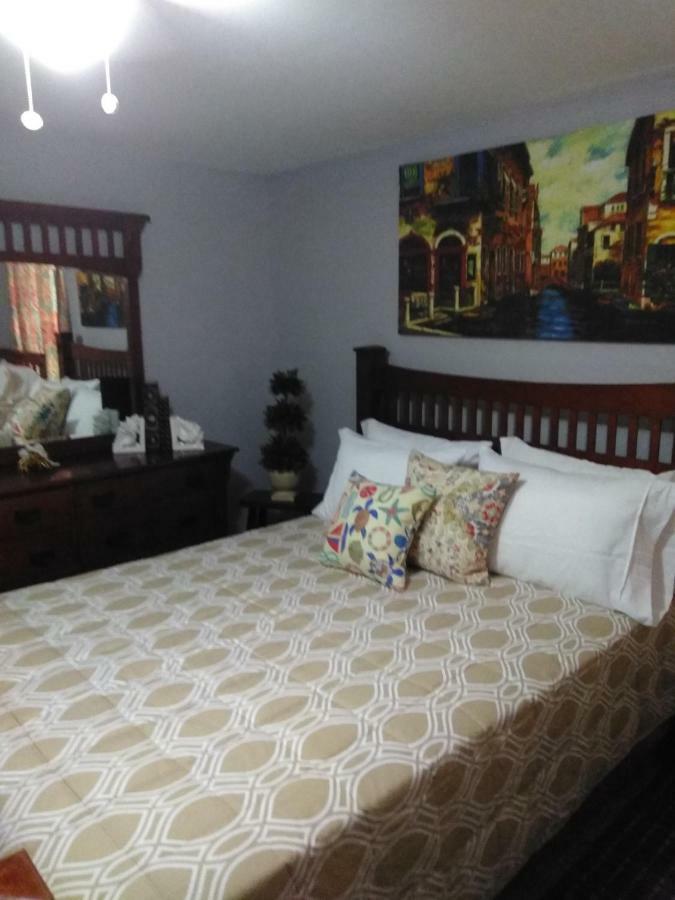 Aworldaway! Casual Elegance By The Beach. Galveston