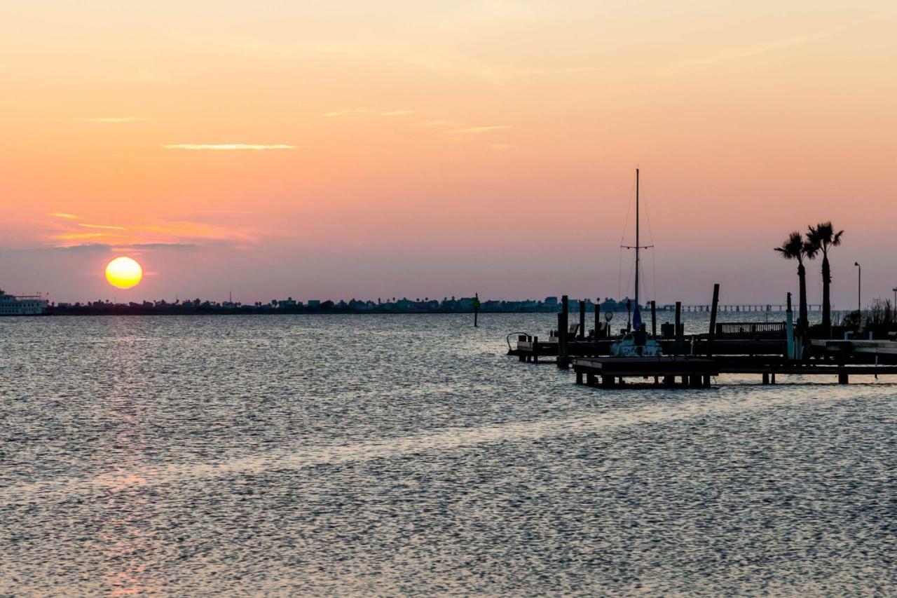 Sandy Shores * Galveston