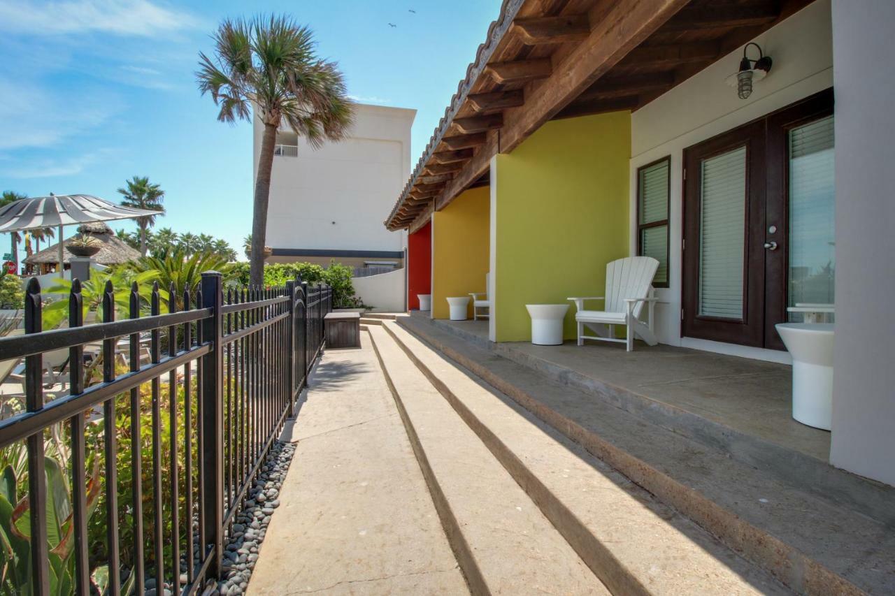 Di Cocco - Coccolocco Hotel Galveston