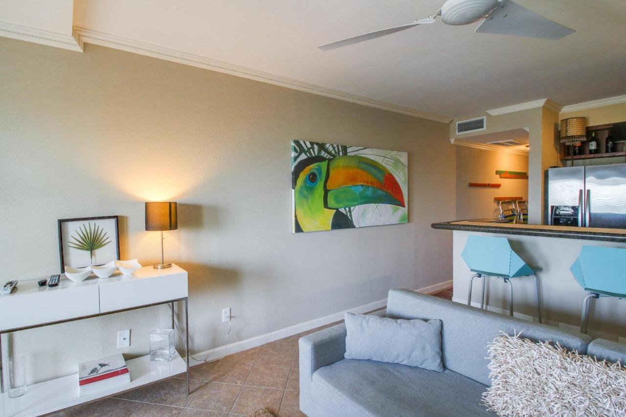 Di Cocco - Coccolocco Hotel Galveston