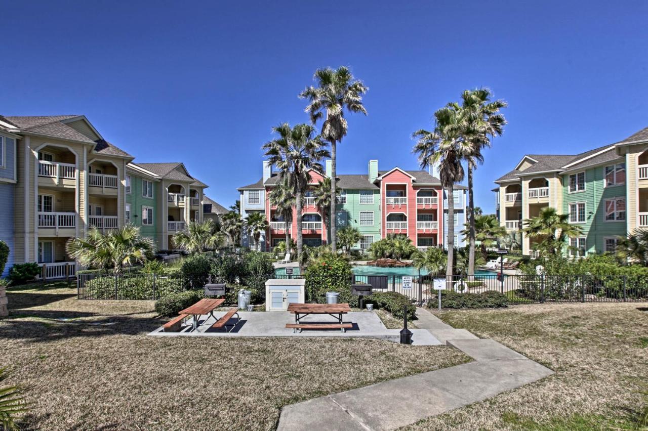 Lavish Escape Walk To The Beach! *