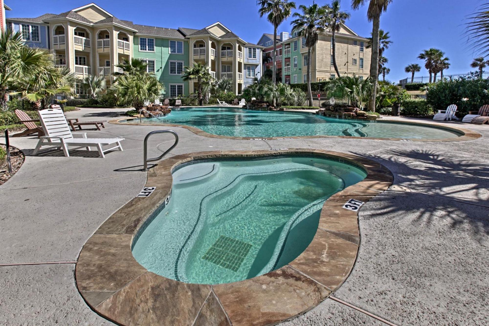 Lavish Escape Walk To The Beach! * Galveston