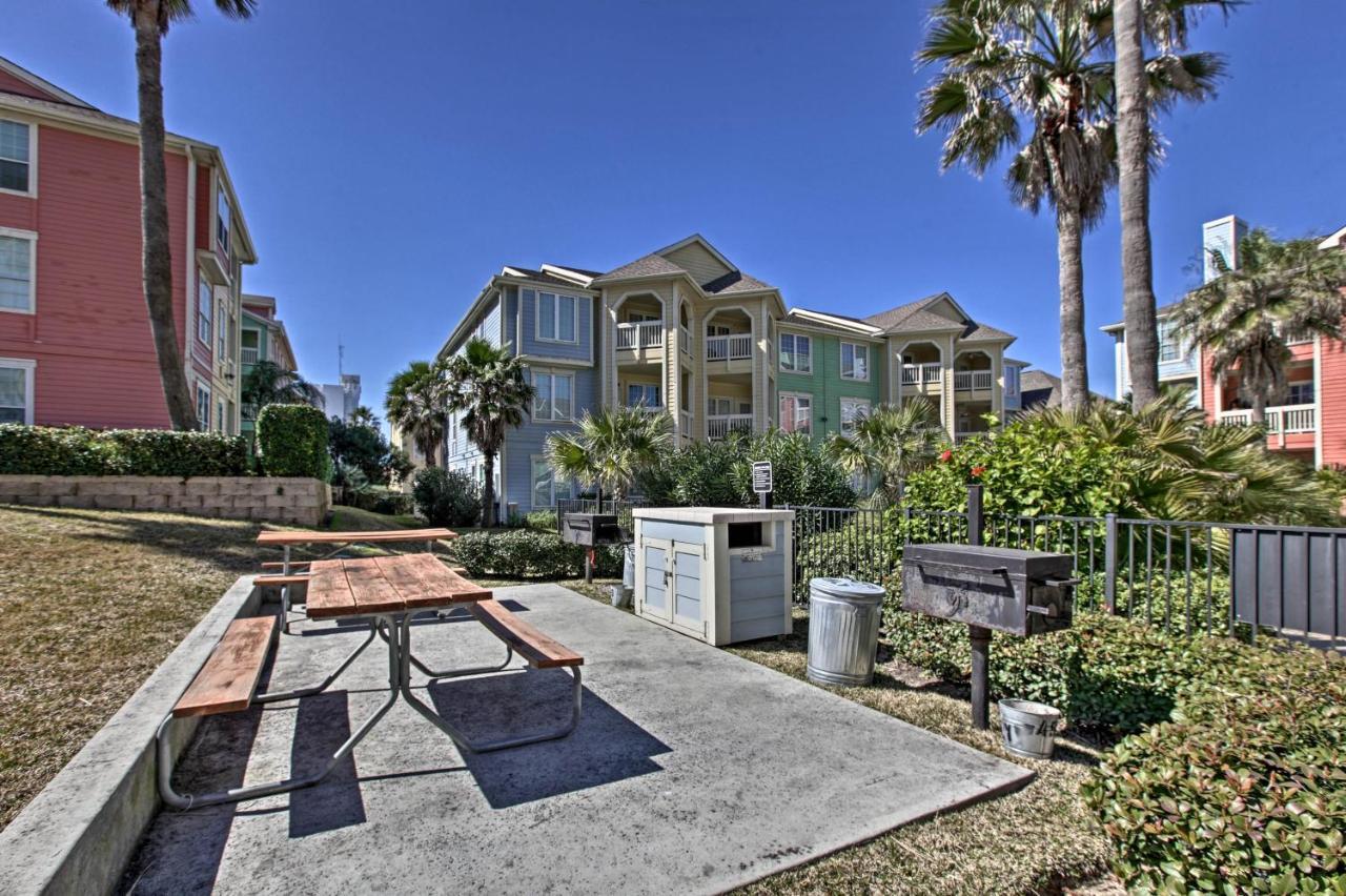 Lavish Escape Walk To The Beach!