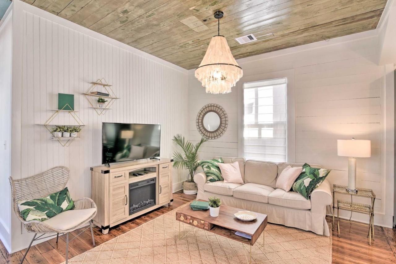 Bright Close To And Holiday home *