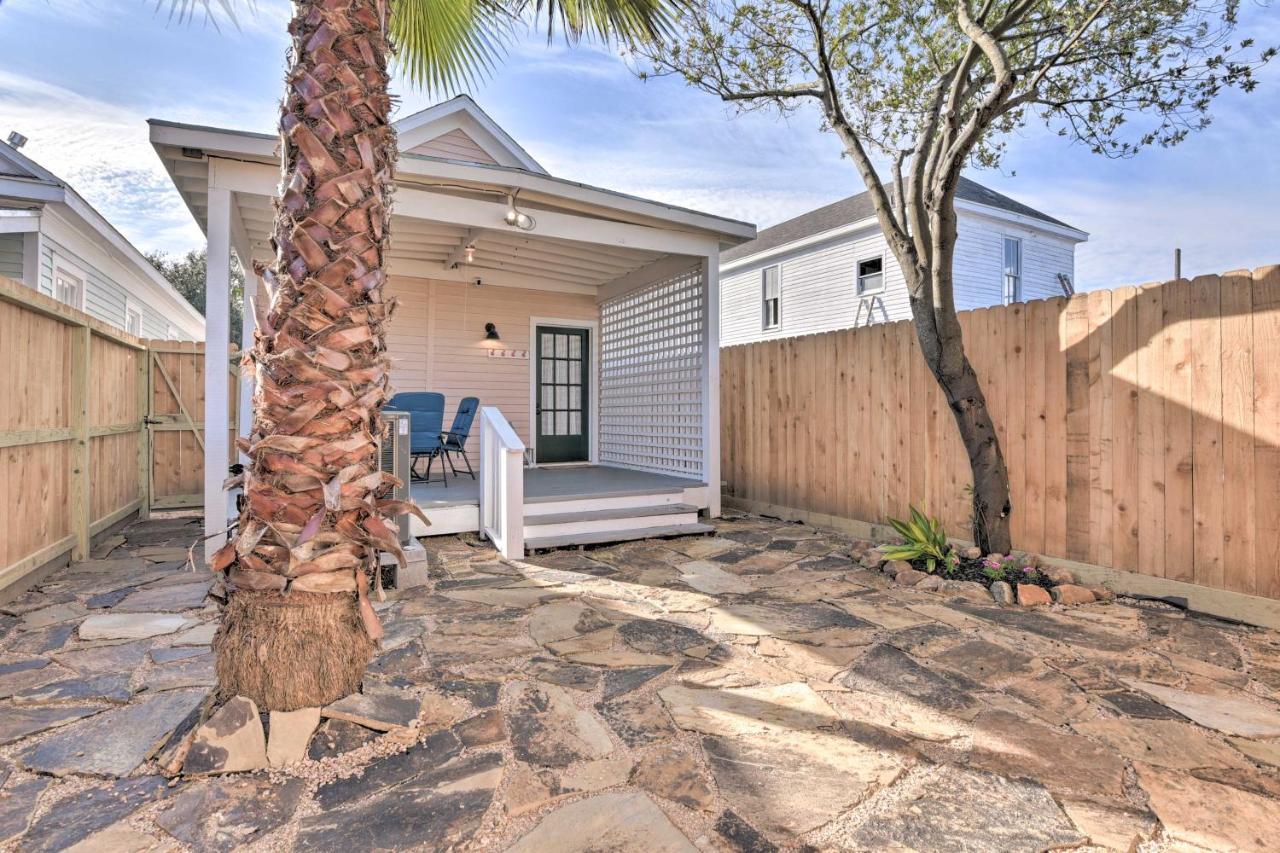 Bright Close To And Holiday home