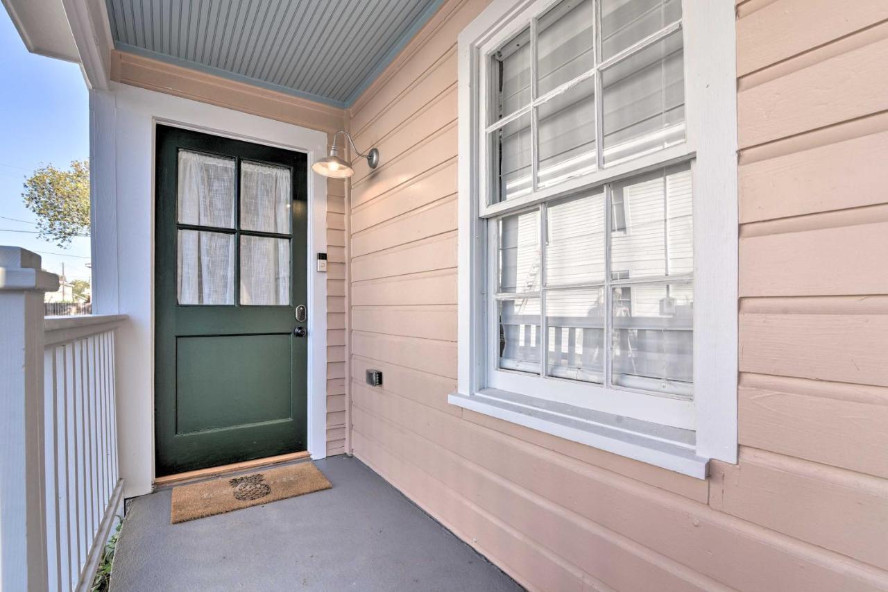 Holiday home Bright Close To And Galveston