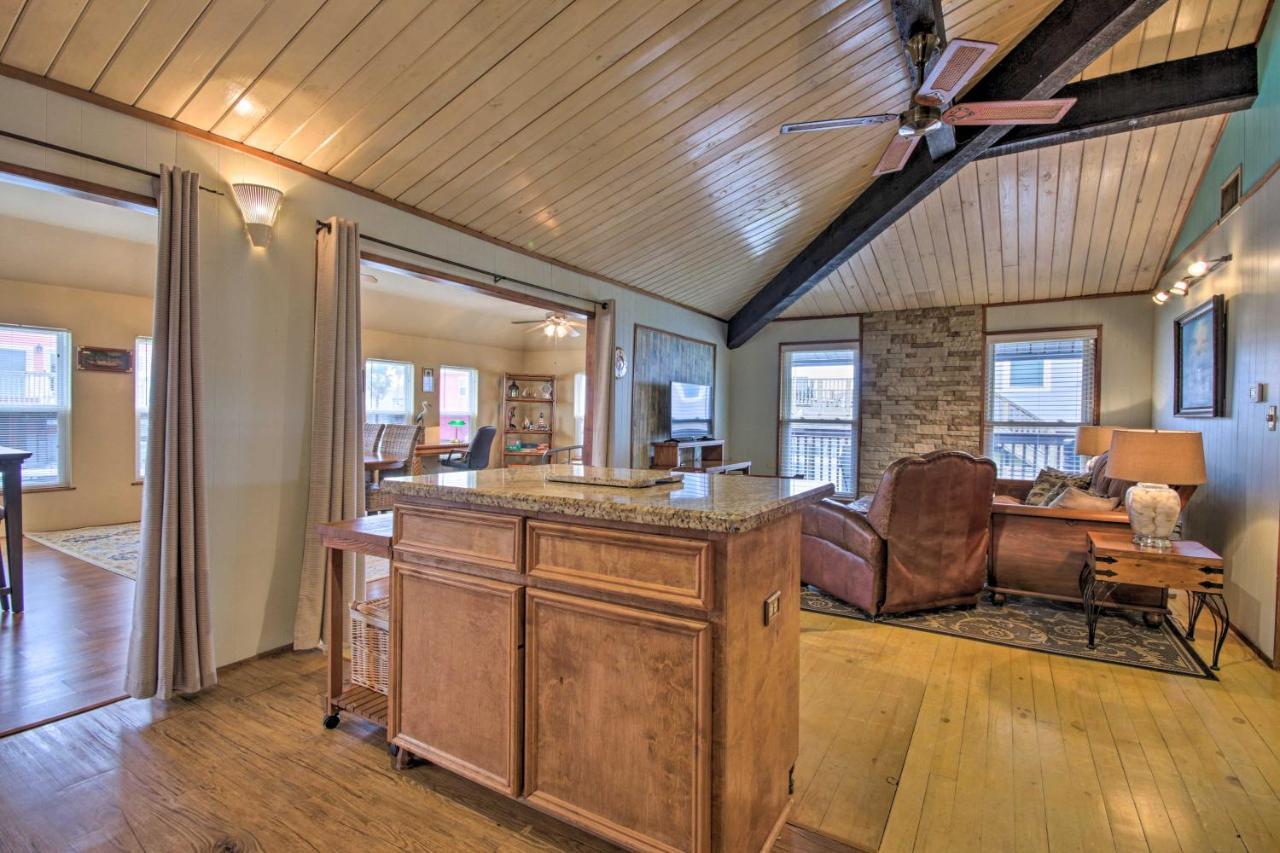 Waterfront Less Than 1 Mi To The Holiday home *