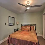 Revamped Home About 2 Mi To Galveston Seawall!