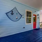 Cozy Brand New Beach House - 2 Mins To The Beach