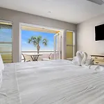 Condo Di Cocco #2-Oceanfront Dog Friendly W Pool