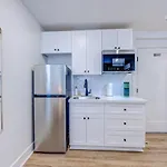 Roaring Tigers Studio Apartment