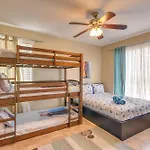 Walkable Galveston Condo Close To The Beach!