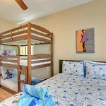 Walkable Galveston Condo Close To The Beach!