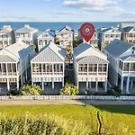 East End Pet Friendly Home Nearby To Beach