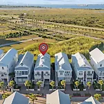 East End Pet Friendly Home Nearby To Beach