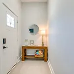 Walk To The Strand Home In Historic Galveston