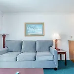 Beach View Condo With 2 Pools