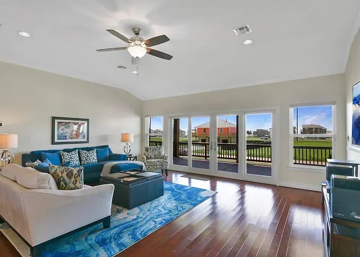 Dancing With Waves Beach House With 3 Bedrooms And 2 Baths