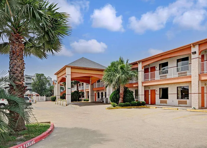 Super 8 By Wyndham Galveston
