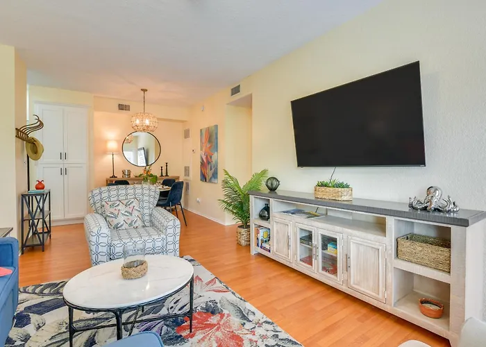 1 Mi To Shore Condo With Pool Access In Galveston