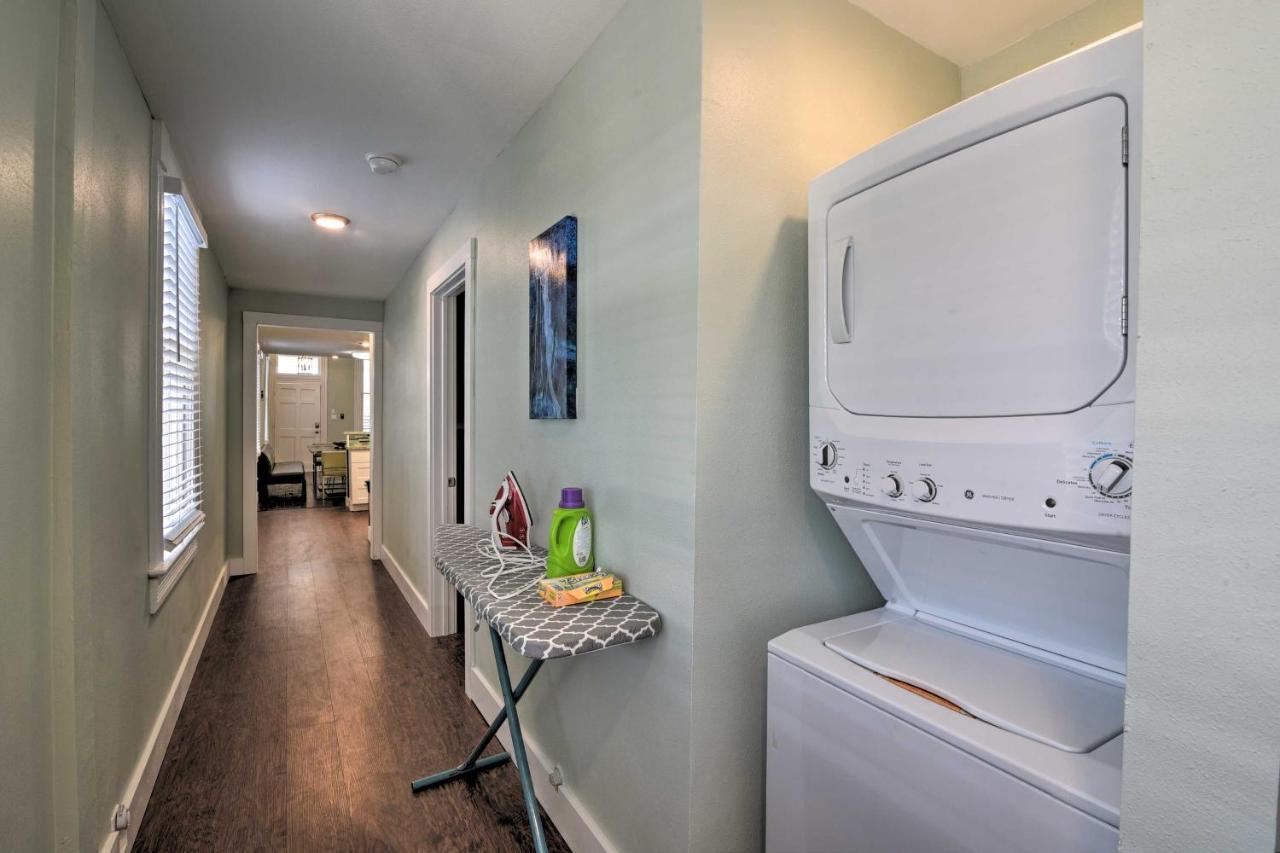 Revamped About 2 Mi To Seawall! Holiday home Galveston