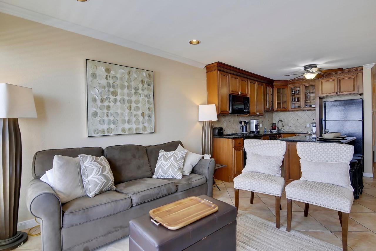 Apartment Seascape 1108 *